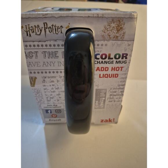 Harry Potter Hogwarts Color Changing 15 oz. Mugs by Zak NEW! - Picture 3 of 5